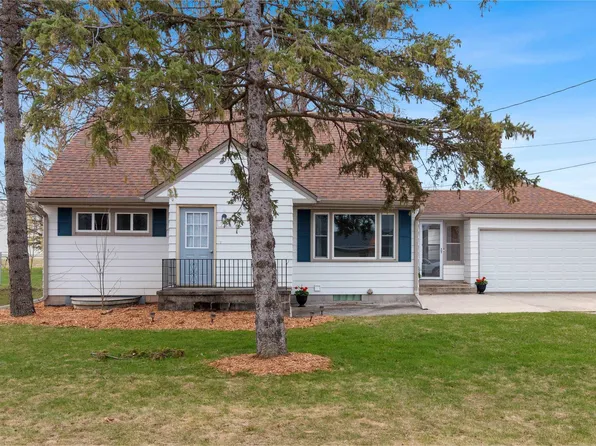 701 W Greve Ct, Hilbert, WI 54129