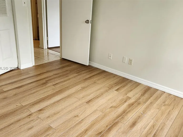 5981 Washington St #210 — Photo 20