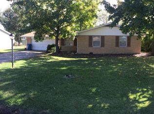 126 Dogwood, Olney, IL 62450