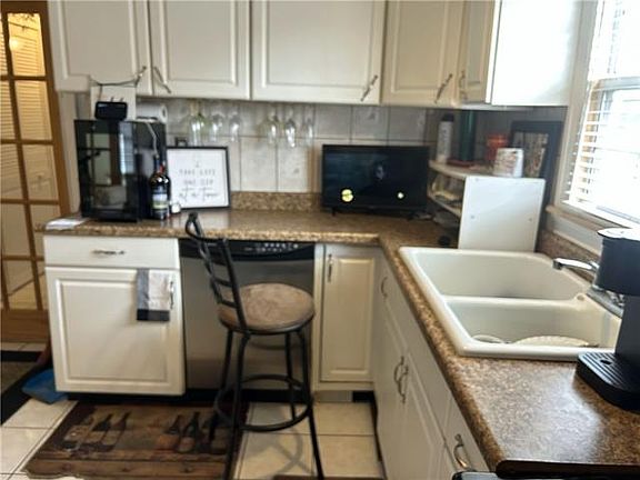 5th image of 1443 Touro St