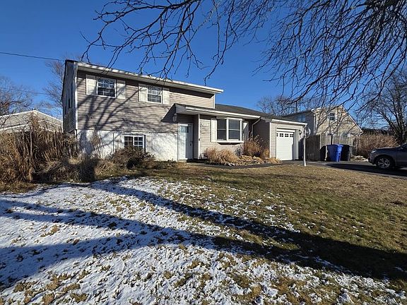 2nd image of 895 Salem Dr