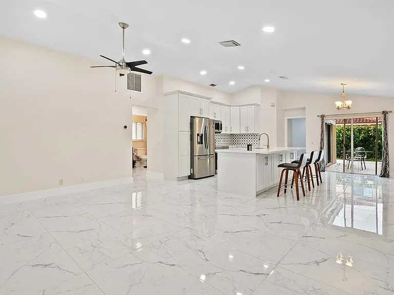 4498 Dogwood Cir — Photo 16