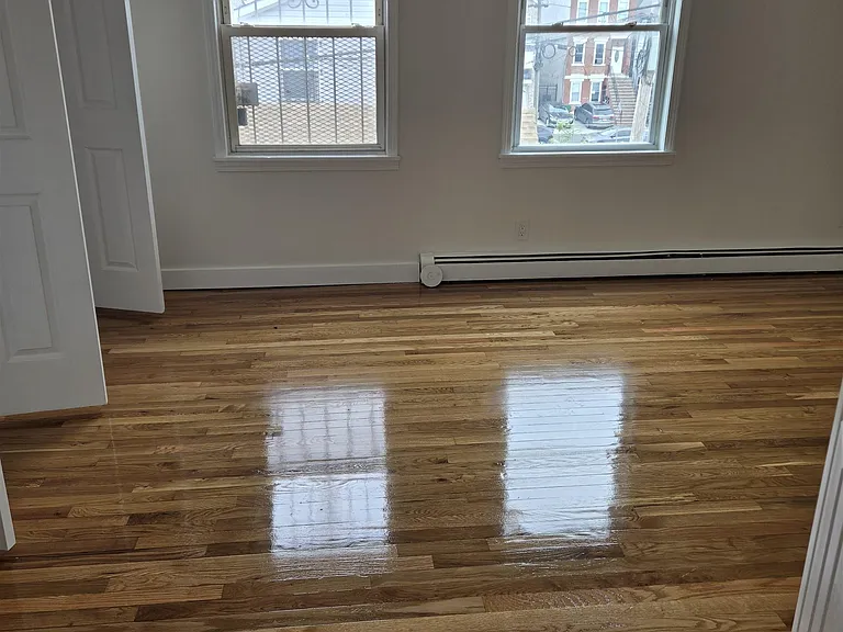 19 Oak St #2 — Photo 7