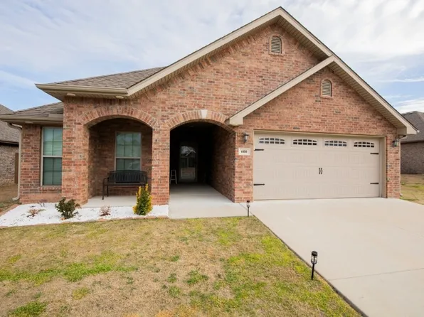 600 Gala Cir, Bentonville, AR 72712