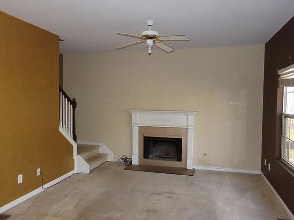 3rd image of 226 Courtland Oaks A Dr