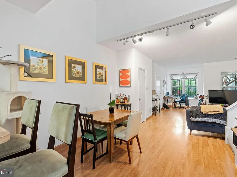 78 Q St NW — Photo 8