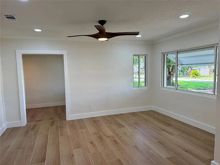 301 S Seminole Ave — Photo 7