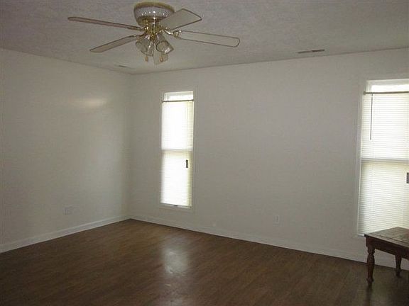 4th image of 124 W 13th Ave