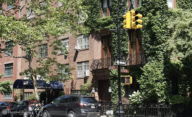 Rented by Douglas Elliman | media 19