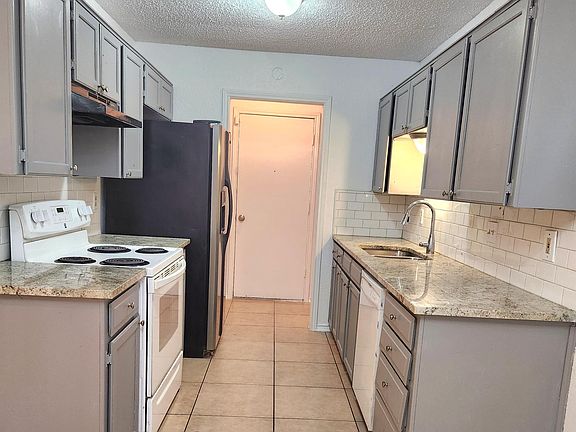 4th image of 3727 Hulen Park Cir