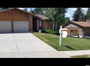 9694 S Buttonwood Dr, Sandy, UT 84092