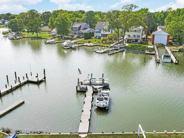 4932 Lerch Dr, Shady Side, MD 20764