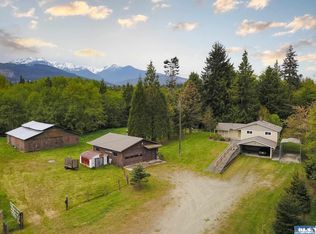 523 Pearce Rd, Port Angeles, WA 98362
