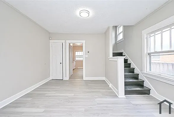312-314 Pointview Ave #314 — Photo 7