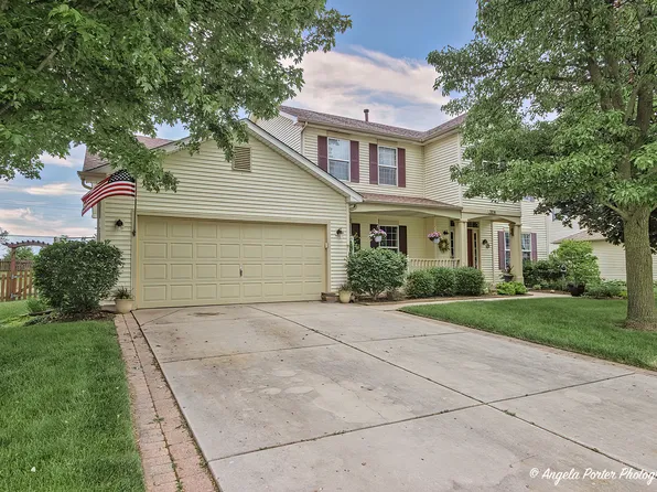 3214 Almond Ln, McHenry, IL 60051