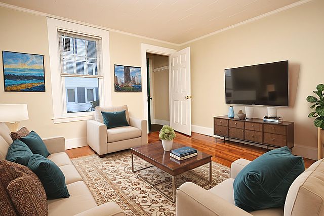 1st image of 32 Sheppard Ave #32