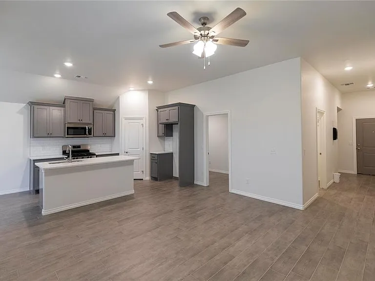1816 Zayden Ln — Photo 3