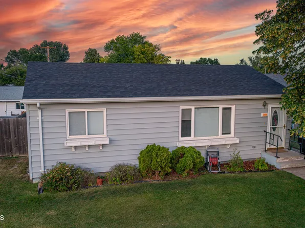 1606 8th Ave W, Williston, ND 58801