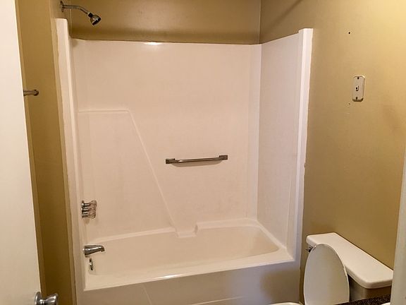 5th image of 67 Evergreen Ln #A
