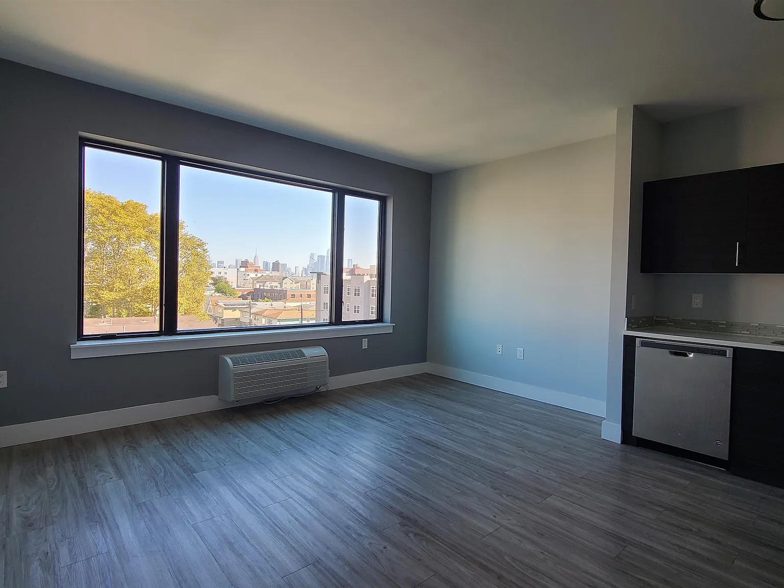 1 bed, 1.0 bath, 700 sqft, $2,375 — Photo 3