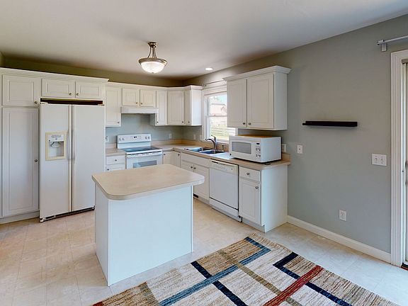 5th image of 1716 Horseshoe Bend Dr