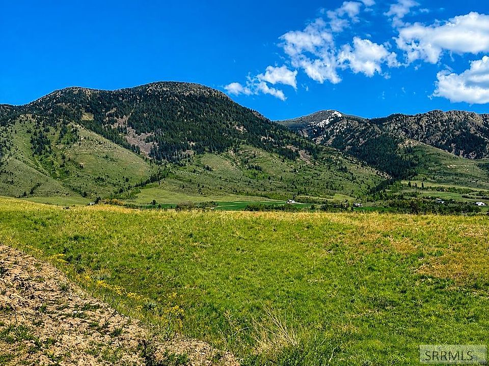 1st image of 775 Grey Fox Loop