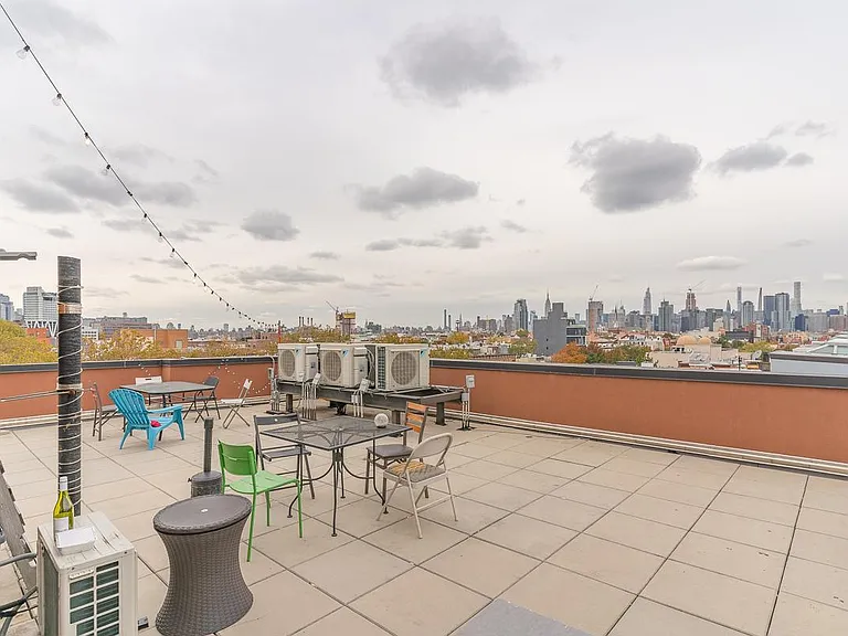 45 Newell St #2B — Photo 11