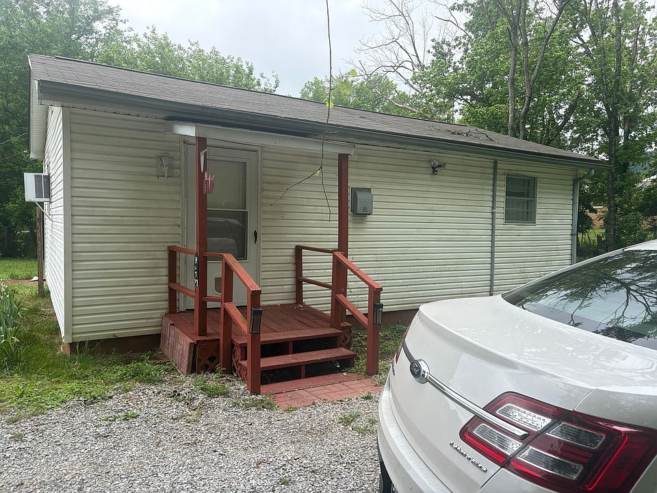 1st image of 907 N Chamberlain Ave #1/2