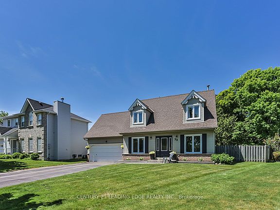 3rd image of 30 McGuire Cres