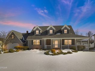 206 7th St, Forest City, PA 18421