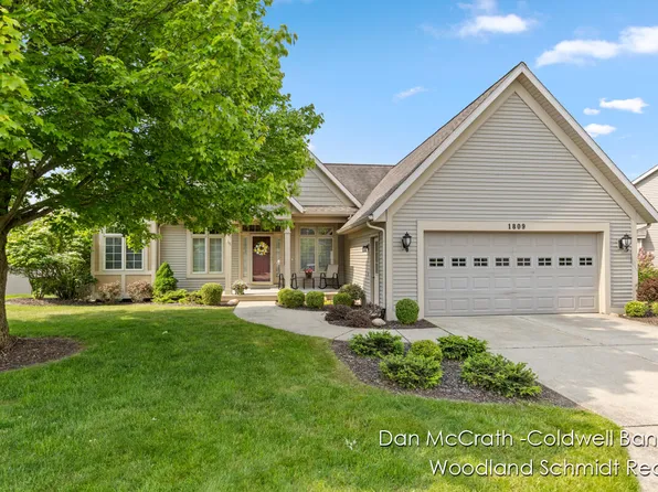 1809 Woodside Trl NW, Grand Rapids, MI 49504