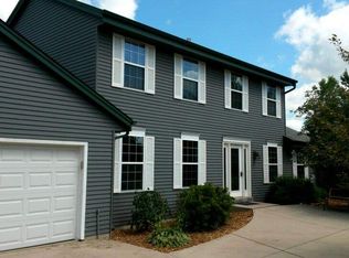 N60W35840 Lake Dr, Oconomowoc, WI 53066