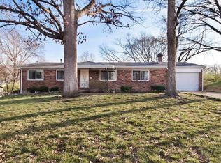 1060 Orchard Lakes Dr, Saint Louis, MO