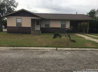 518 E Bowie St, Karnes City, TX 78118