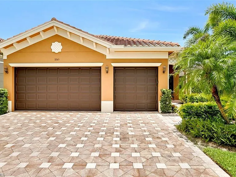3745 Pleasant Springs Dr — Photo 2