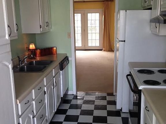 3rd image of 233 N 4th Avenue