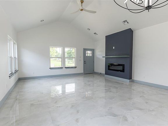 4th image of 533 SE 14th St