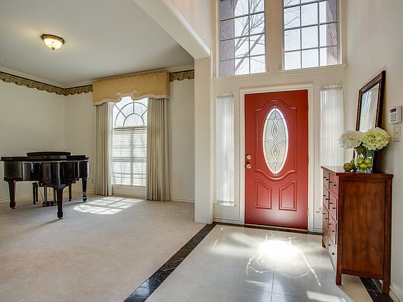 5th image of 614 Oakbend Dr