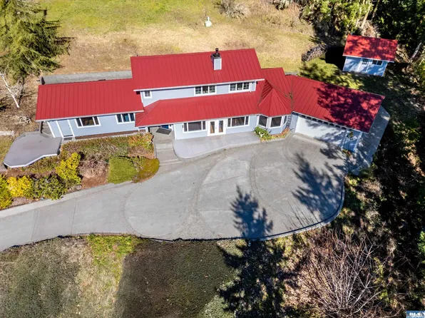 414 Lakeview Dr, Sequim, WA 98382