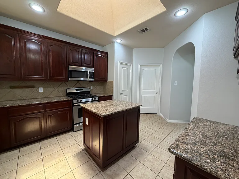 2105 Laurel Forest Dr — Photo 12