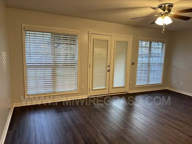 208 Foxchase Ln — Photo 43