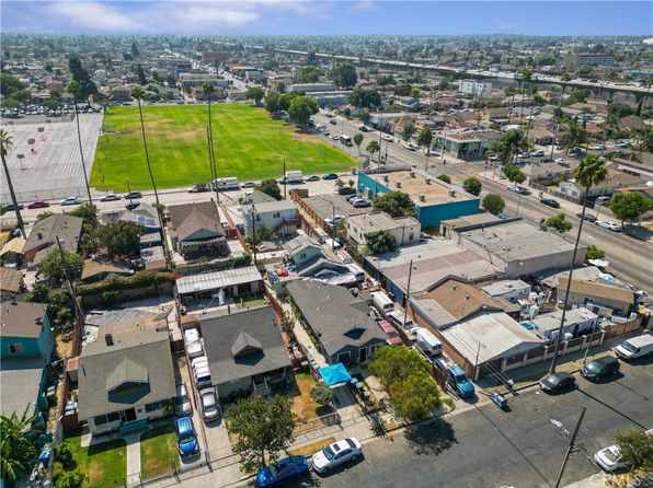 los-angeles-california-440808859 picture