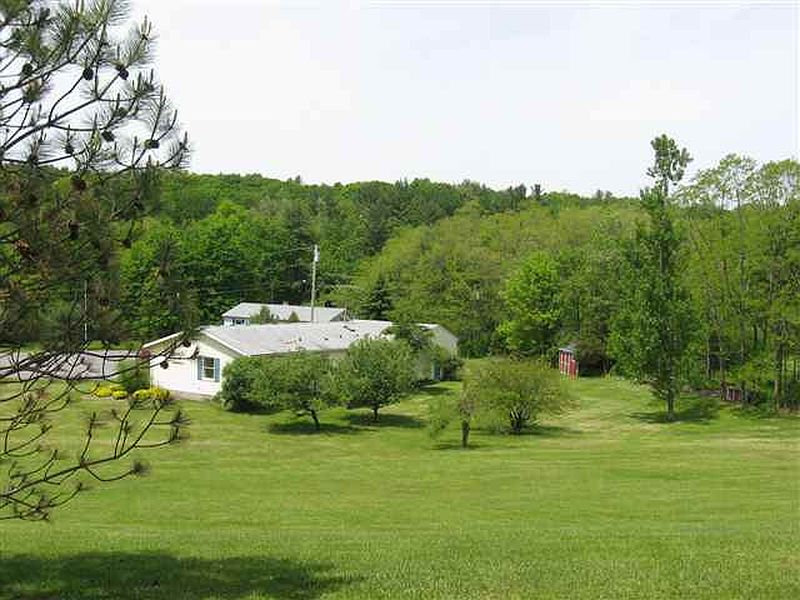 2nd image of 32 CANNA Drive