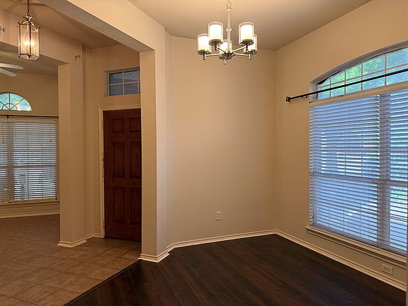 4th image of 5827 Silver Sage Ln