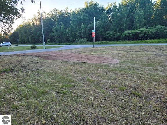 2nd image of 0 8th St