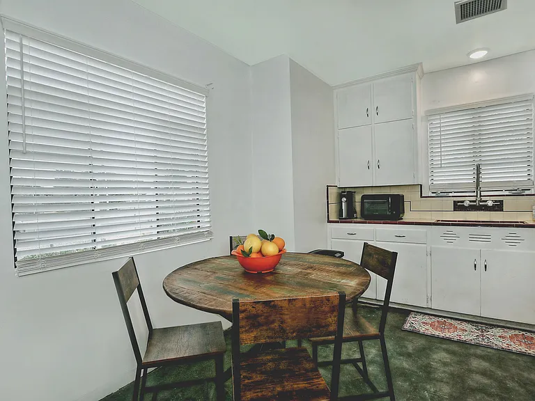 W Earll Dr — Photo 14