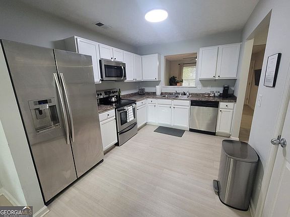 3rd image of 2619 Parrish Ct