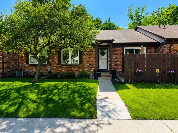 35340 Bristlecone Dr, Clinton Township, MI 48035