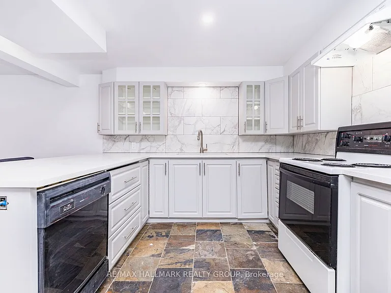 1542 Saint Georges St #B — Photo 6