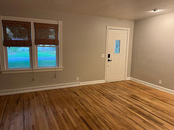 5th image of 606 N Metts St